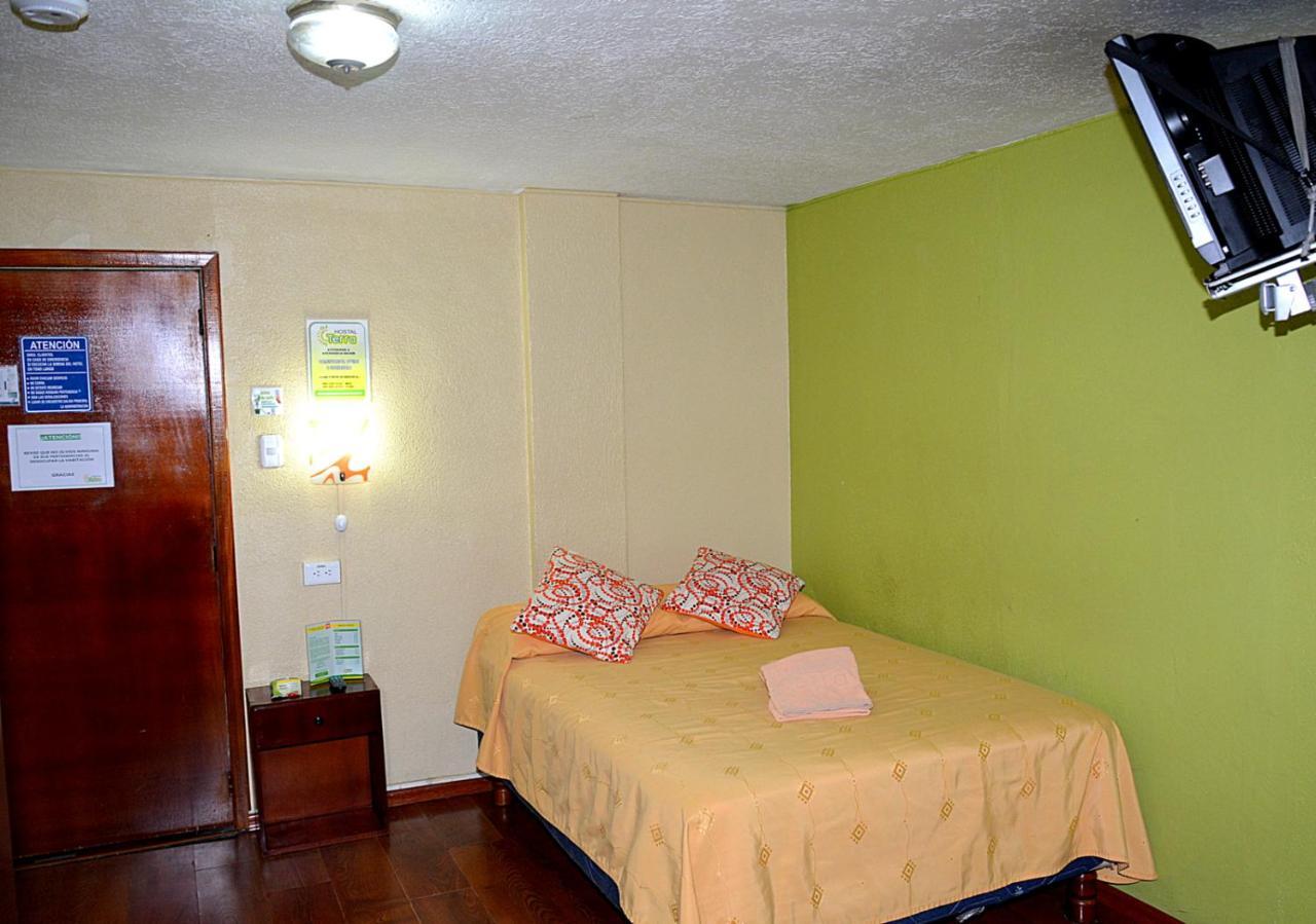 Hostal Terra 2 - El Condado Quito Ngoại thất bức ảnh